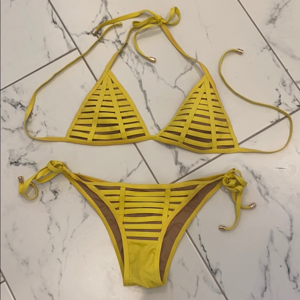 Beach bunny yellow swimsuit